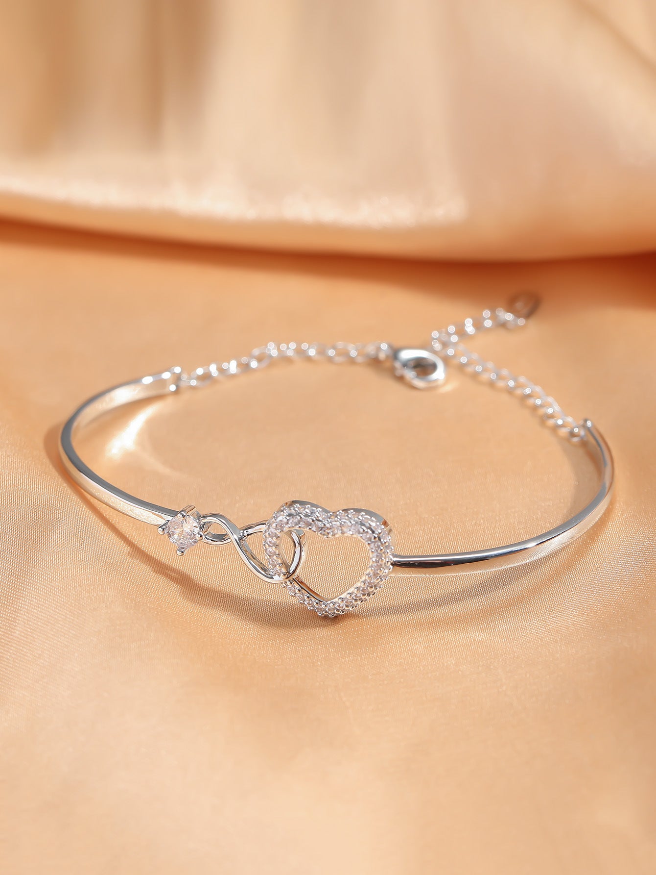 Chain Hollowed Heart Shape Bracelet Elegant