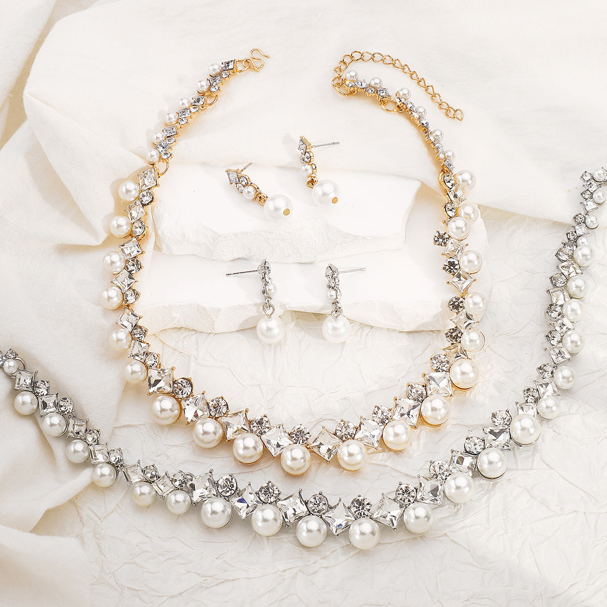 Baroque Alloy Necklace And Earrings